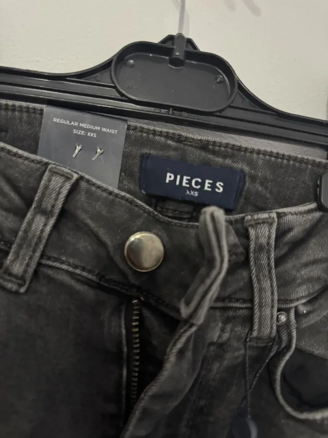 Blugi Pieces xxs noi – fotografia 4 din 5