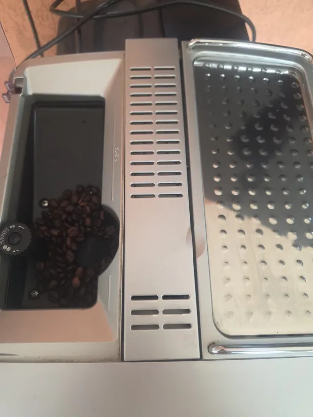 Espressor de cafea automat AEG Electrolux – fotografia 3 din 3