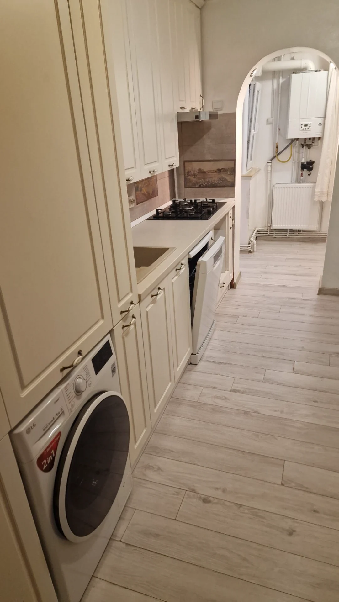 Vând apartament 3 camere, decomandat, in Galata 1 (str.Vamasoaia), Iasi, doua băi, mobilat/utilat, liber – Iasi, Iași