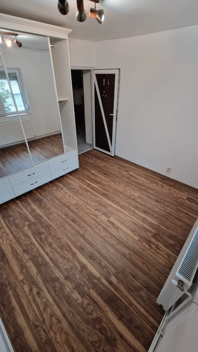 Vând apartament 3 camere, decomandat, in Galata 1 (str.Vamasoaia), Iasi, doua băi, mobilat/utilat, liber – fotografia 5 din 8