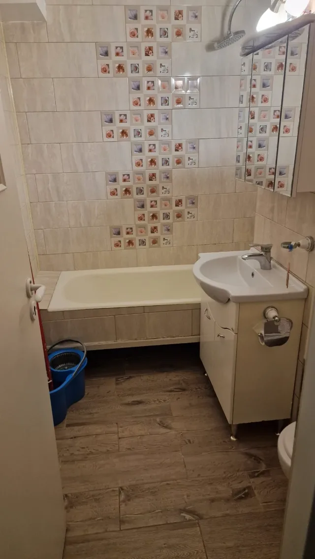 Vând apartament 3 camere, decomandat, in Galata 1 (str.Vamasoaia), Iasi, doua băi, mobilat/utilat, liber – fotografia 7 din 8