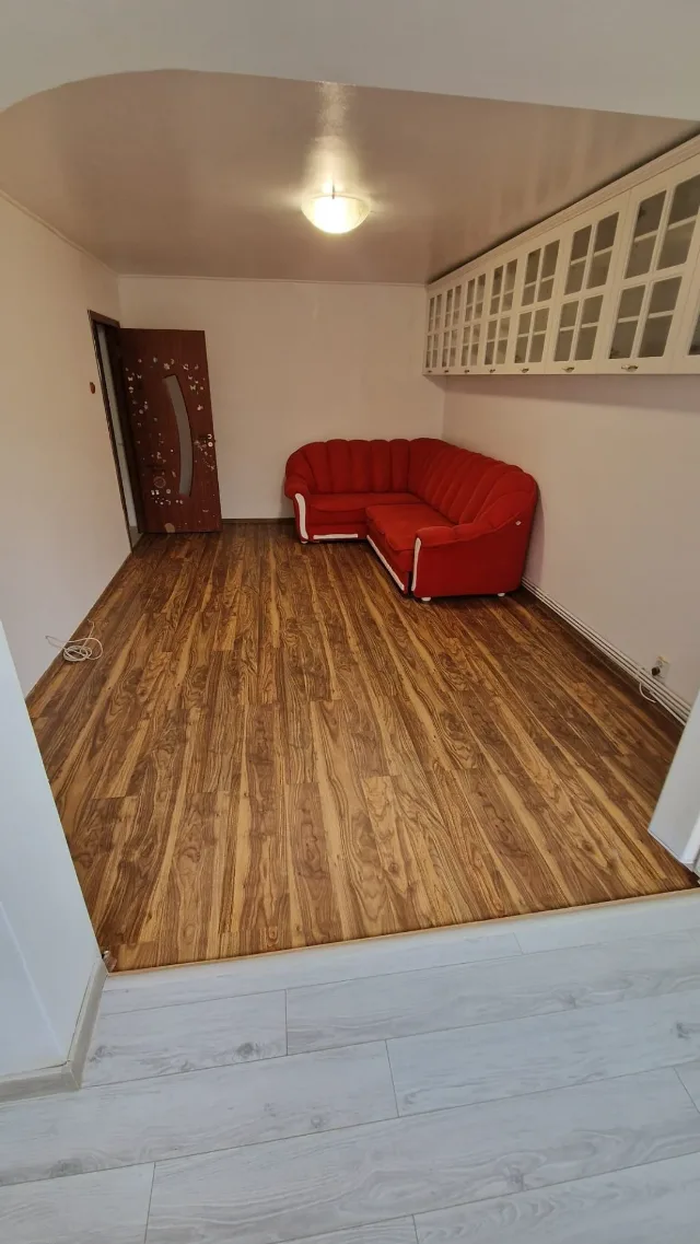 Vând apartament 3 camere, decomandat, in Galata 1 (str.Vamasoaia), Iasi, doua băi, mobilat/utilat, liber – fotografia 4 din 8