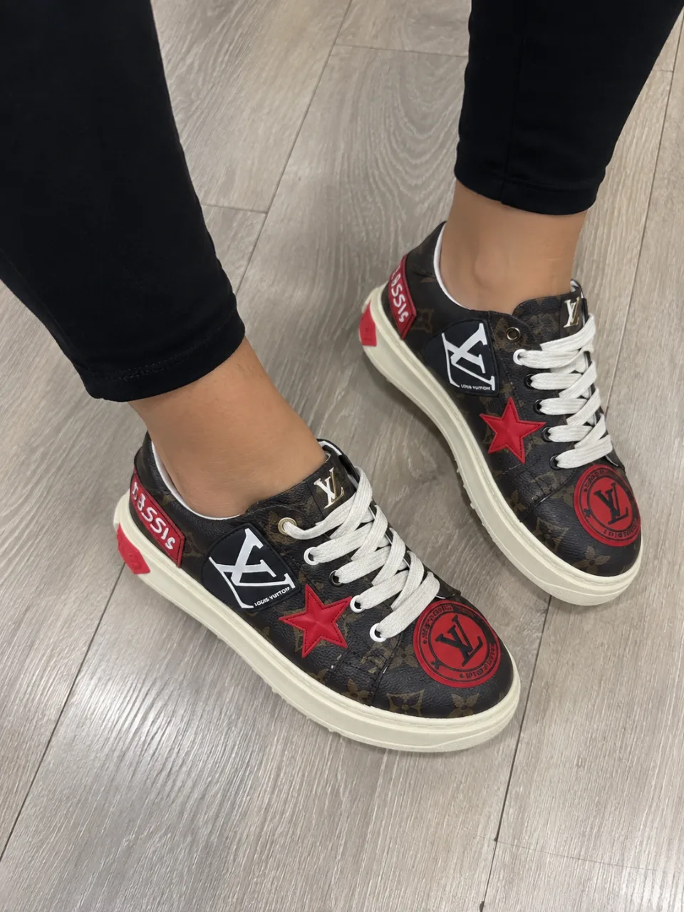 Adidași LV dama 36-40 – Baia Mare, Maramureș