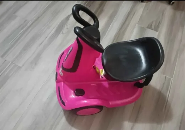 Mașinuță electrică și telecomanda – fotografia 3 din 4
