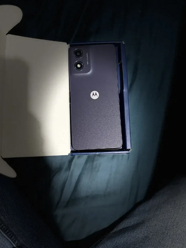 Motorola g04. Ca nou – fotografia 2 din 8