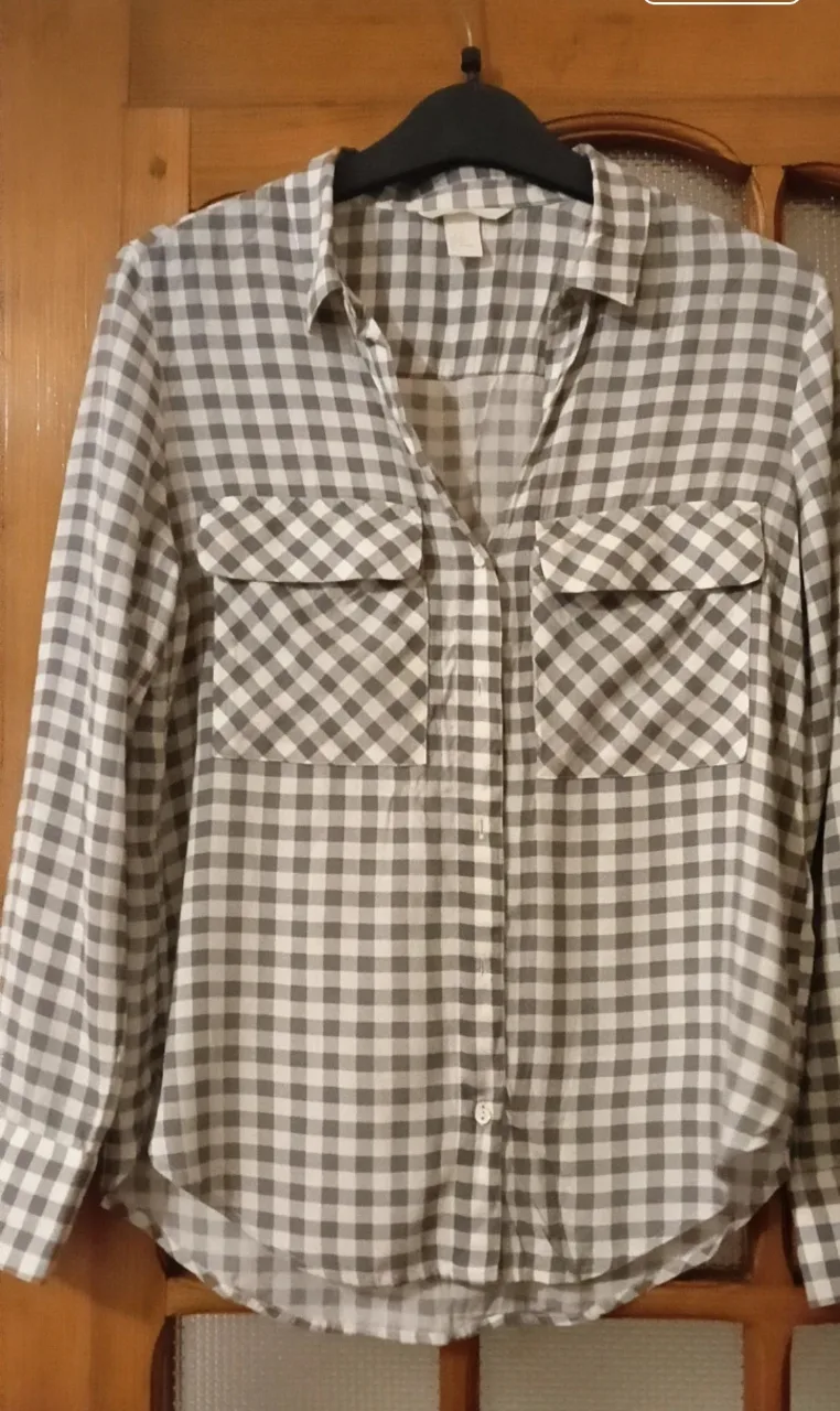 H&M Cămașă damă în carouri alb-gri, mărimea 38 – fotografia 1 din 3