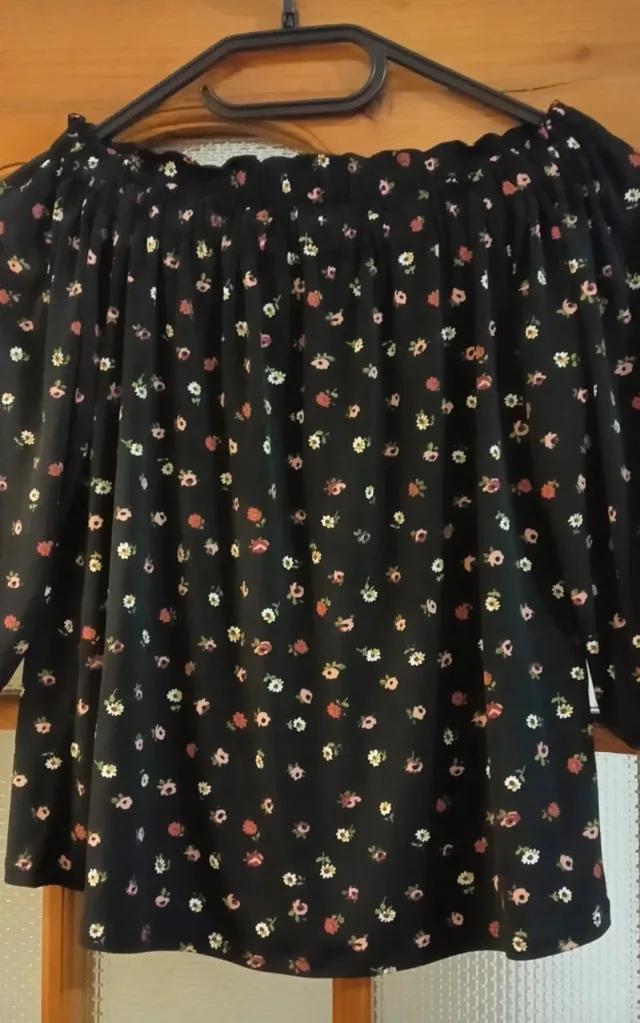 Top Mohito XXS/32 negru floral / umerii lăsați – Constanța, Constanța