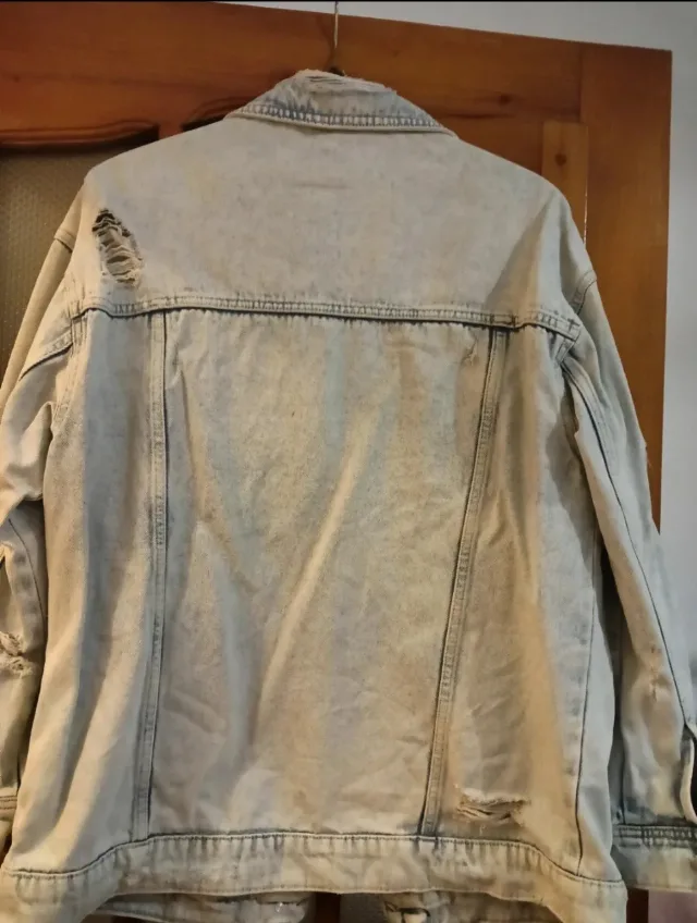 Geacă blugi damă Sinsay mărimea L (40) oversized cu rupturi – fotografia 6 din 6