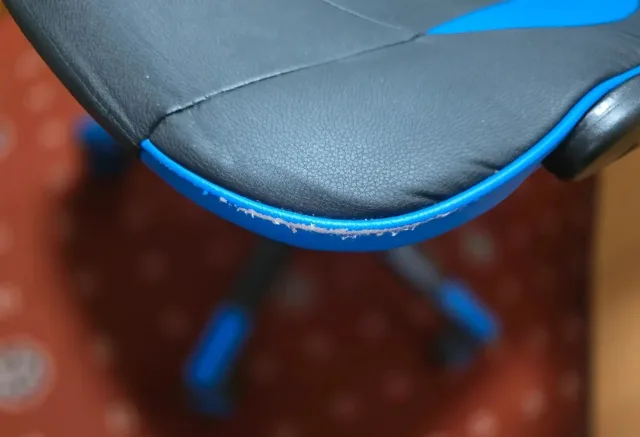 scaun gaming in stare foarte buna – fotografia 3 din 4