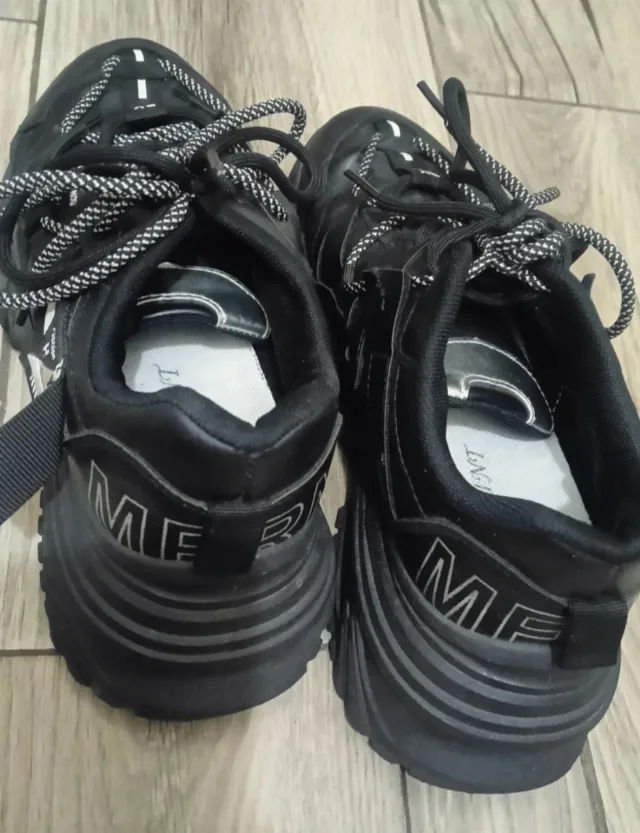 Adidași damă negri mărimea 37, stil casual/streetwear” – fotografia 2 din 4