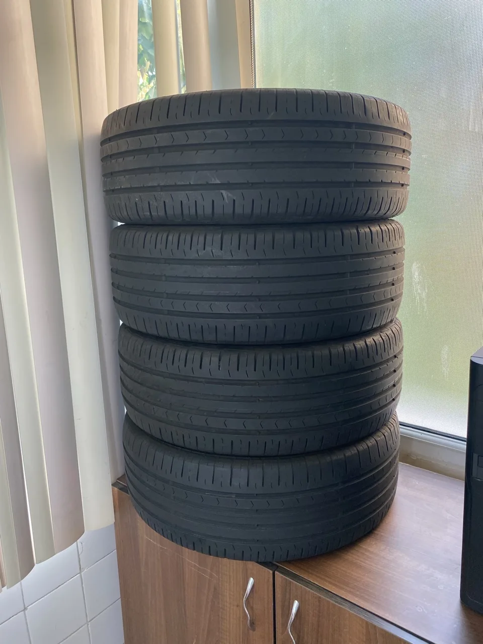 Cauciucuri Continental 215/60R16 – fotografia 1 din 3