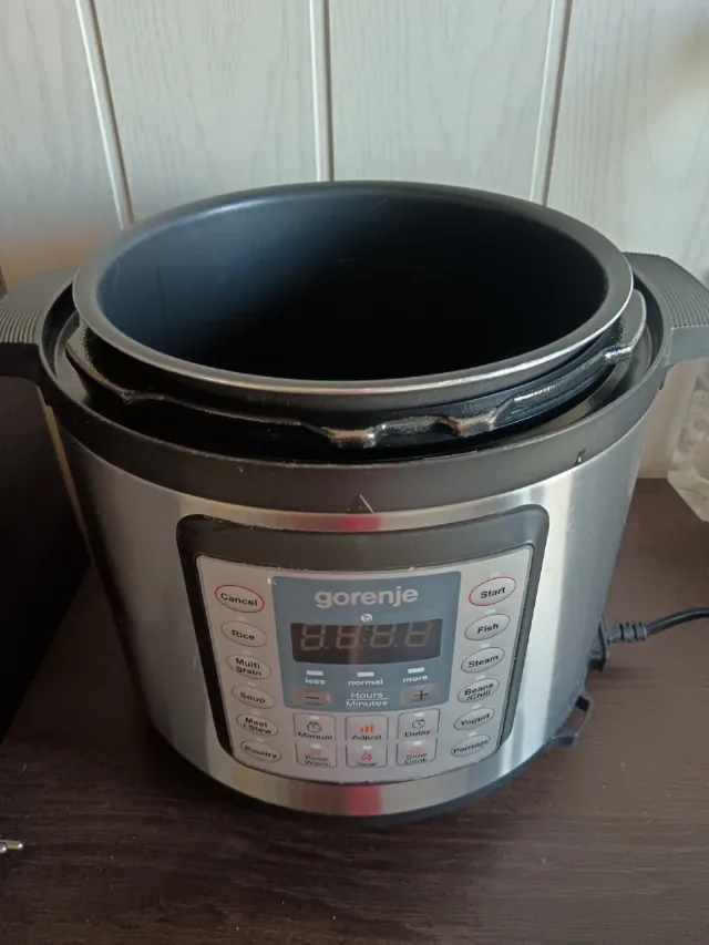 Multicooker Gorenje pentru mese sănătoase – fotografia 2 din 6
