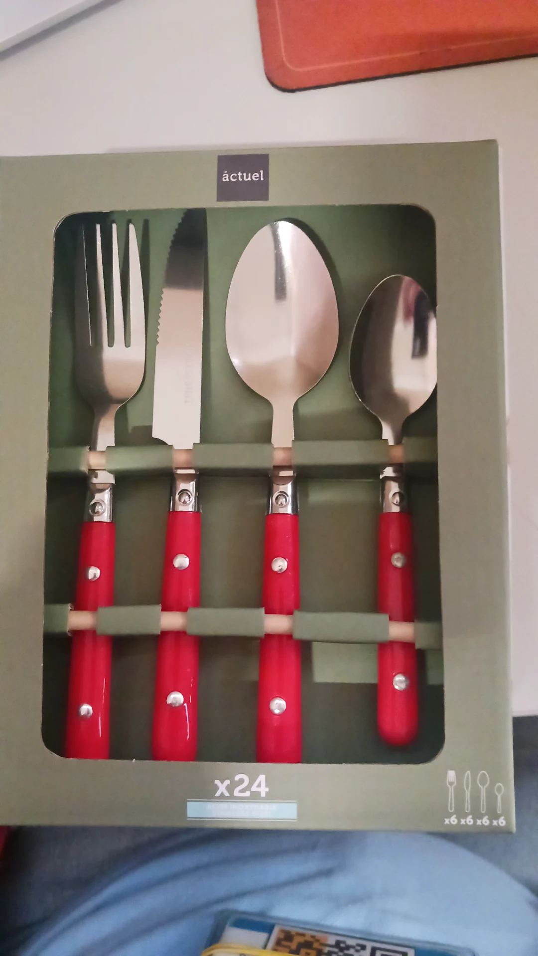Set tacâmuri 24 piese – Popesti-Leordeni, Ilfov
