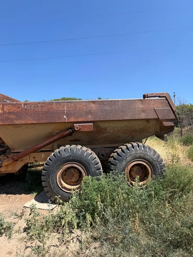 Dumper 6x6 Terex – fotografia 4 din 8