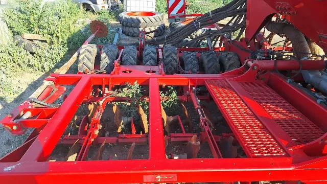 Semănătoare HORSCH PRONTO 6DC cu fertilizare – fotografia 2 din 5