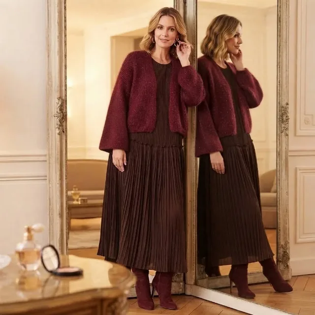 Cardigan fara nasturi, scurt, usor peste talie, lucrat manual din fir mohair/alpaca/lurex fin in nuanta - Bordo visiniu - S / M – fotografia 2 din 7