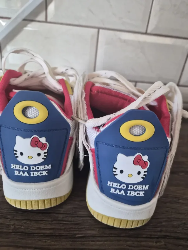 Adidas Hello Kitty – fotografia 3 din 8