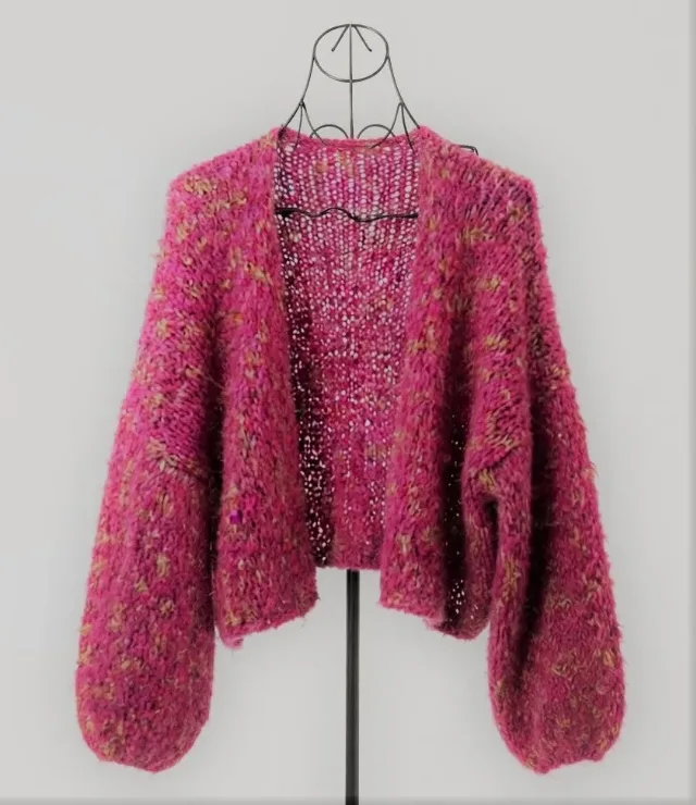 Cardigan deschis, fara nasturi, cu maneci bufante, lucrat manual din fir de mohair/alpaca gros - Fucsia/insertii mustar - M / L – fotografia 4 din 8