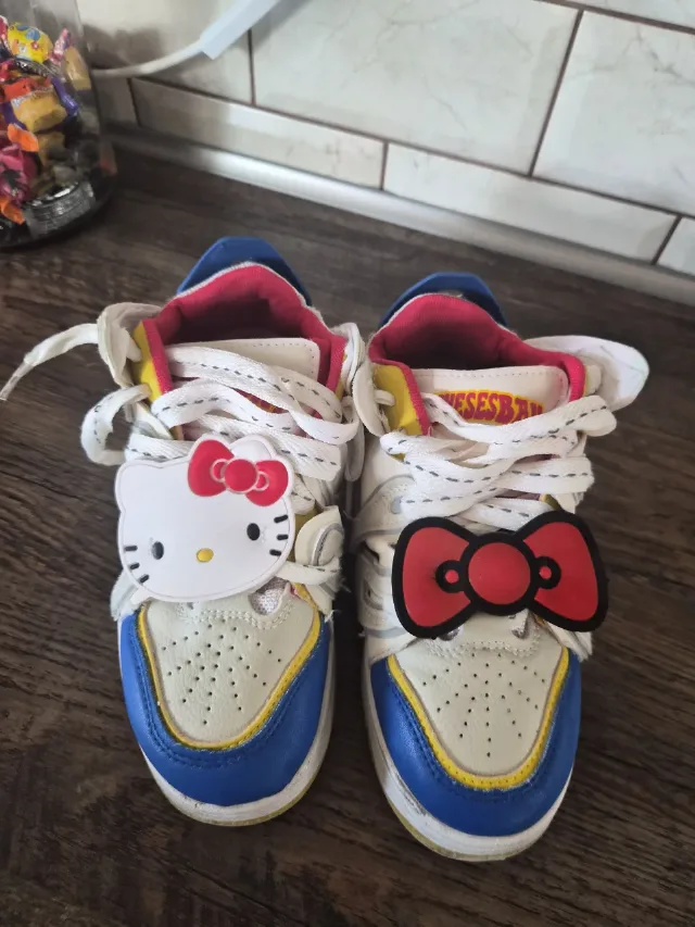 Adidas Hello Kitty – Voluntari, Ilfov