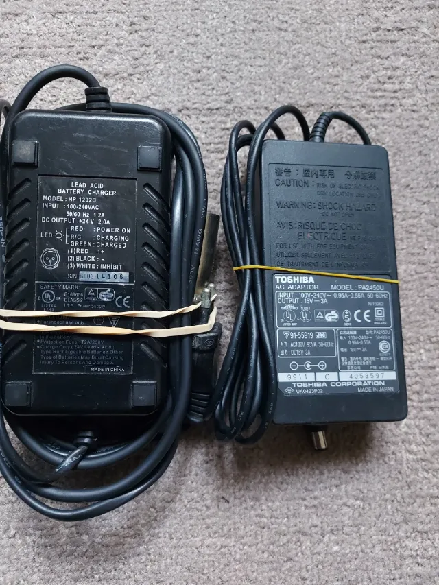 vînd încărcătoare bicicletă electrică – fotografia 2 din 6