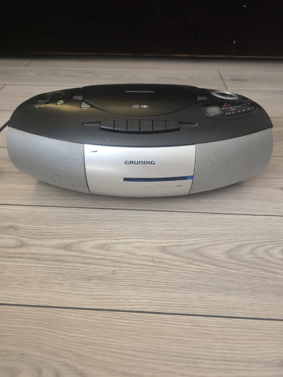Radio casetofon cu cd Grundig – Sector 4, București