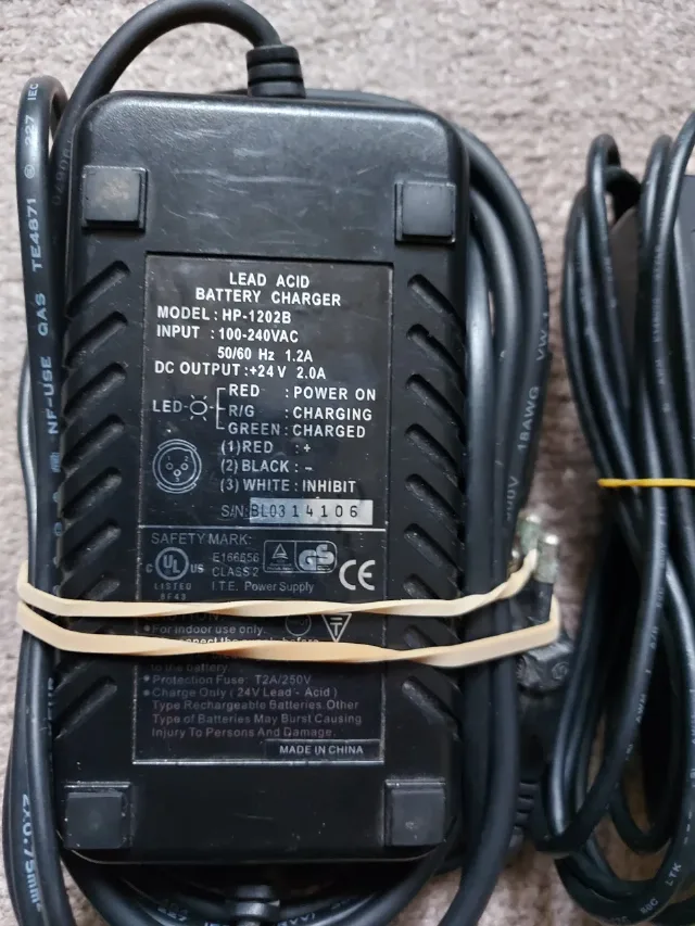 vînd încărcătoare bicicletă electrică – fotografia 6 din 6