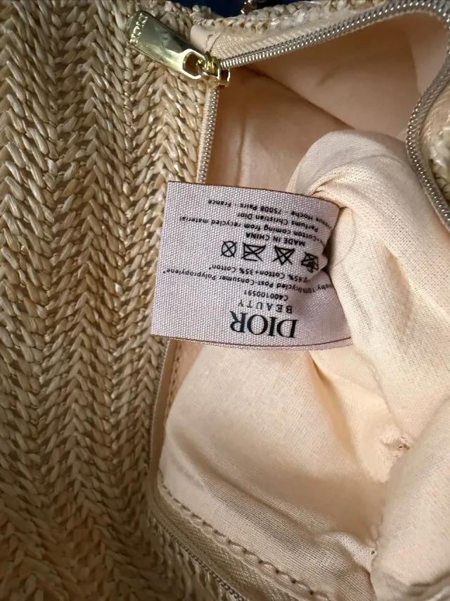 Dior 2023 cu lanț și cutie – fotografia 5 din 5