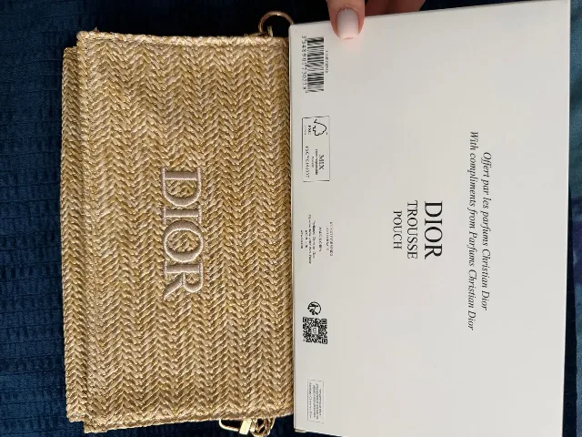 Dior 2023 cu lanț și cutie – fotografia 4 din 5