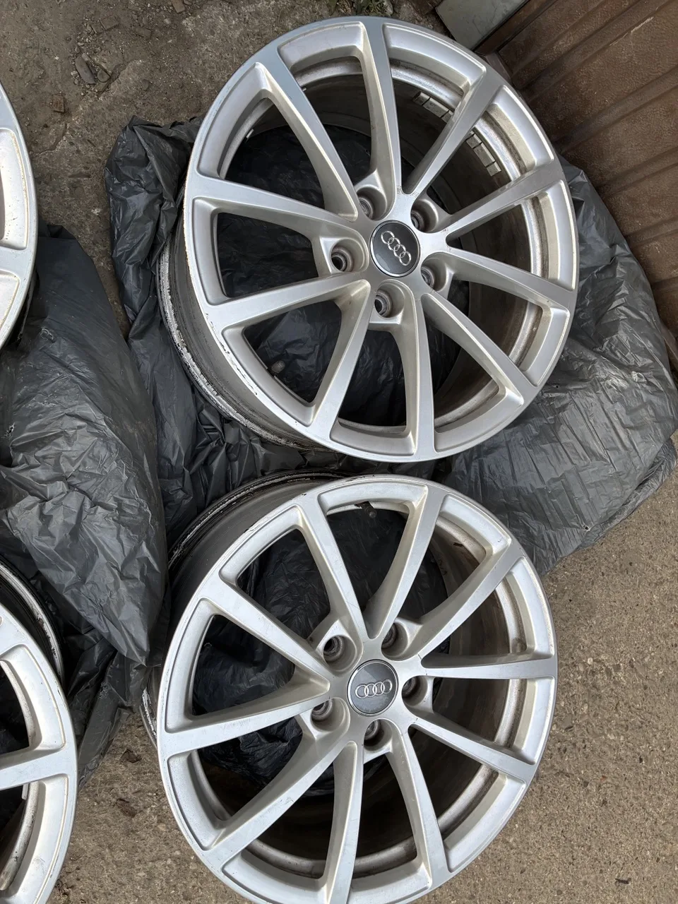 Jante Audi 17 ET 36 DIMESIUNE BUTUC 66,6 – fotografia 3 din 3