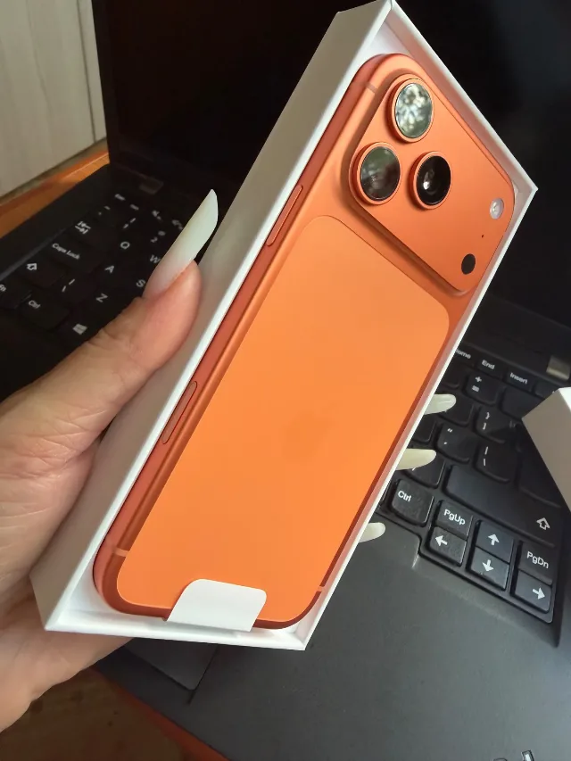 iPhone 17pro max , nou , 0 ore vorbite , neaprins – fotografia 5 din 6
