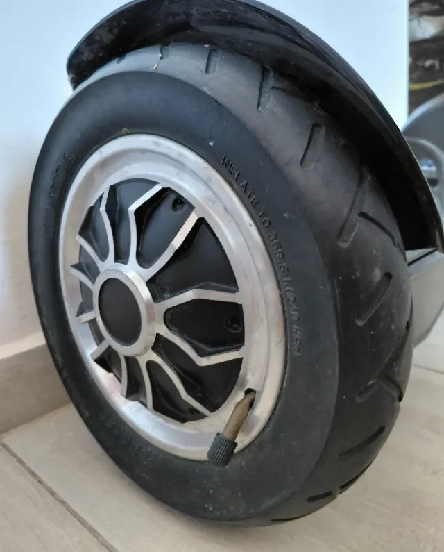 hoverboard cu roti gonflabile – fotografia 4 din 8