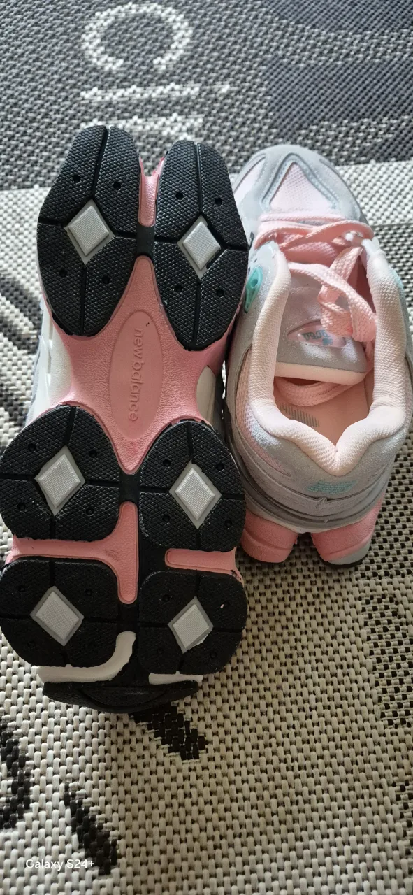 pantofi sport noi – fotografia 2 din 3