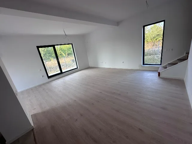 Vânzare direct proprietar Duplex Corbeanca centru – fotografia 3 din 8