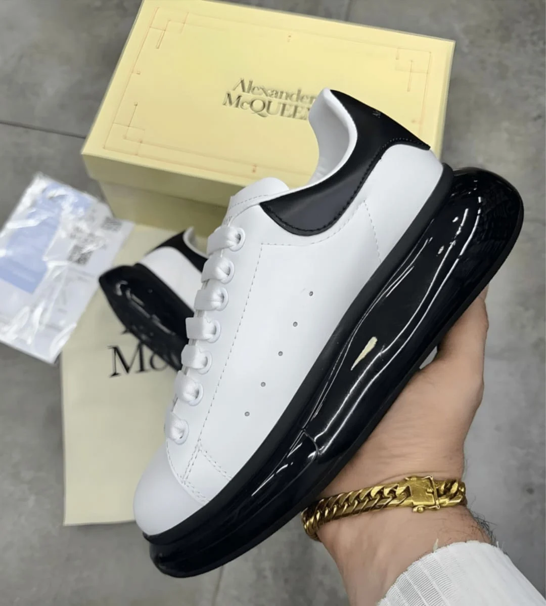 Alexander Mcqueen – Alb cu talpa din perna de aer neagra – Sector 2, București