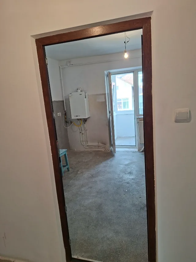 Vând apartament 3 camere – fotografia 4 din 8
