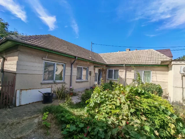 Teren 1.056 Mp Cu Casă Și Spațiu Comercial – Lumina, Strada Mare Nr. 83 – Direct Proprietar  Vând teren cu casă, cu o suprafață totală de 1.056,84 mp (lungime 88,94 m, lățime 15,35 m), situat în lumin – fotografia 4 din 5