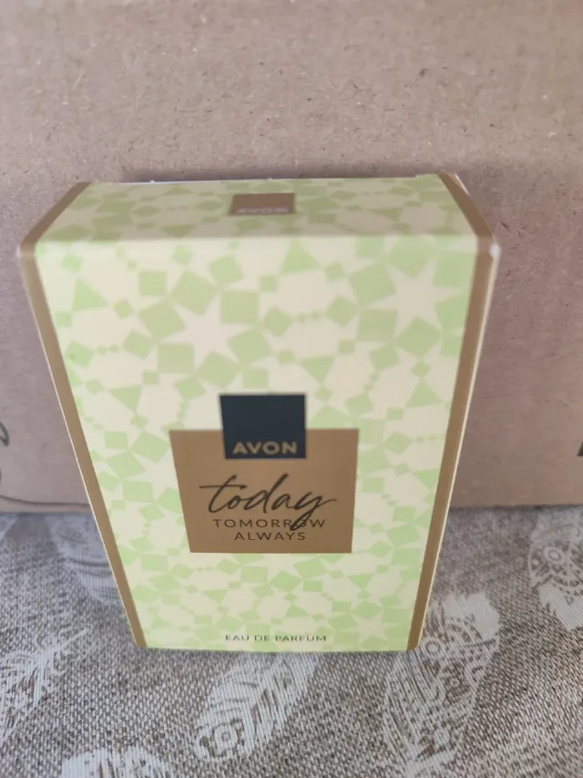 parfum  cu un miros de toamná. – fotografia 1 din 2