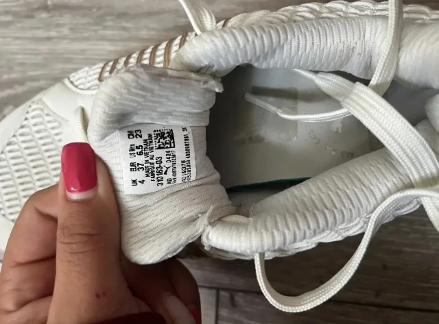 Pantofi sport aproape noi. Încălțați de 2 ori. – fotografia 4 din 4