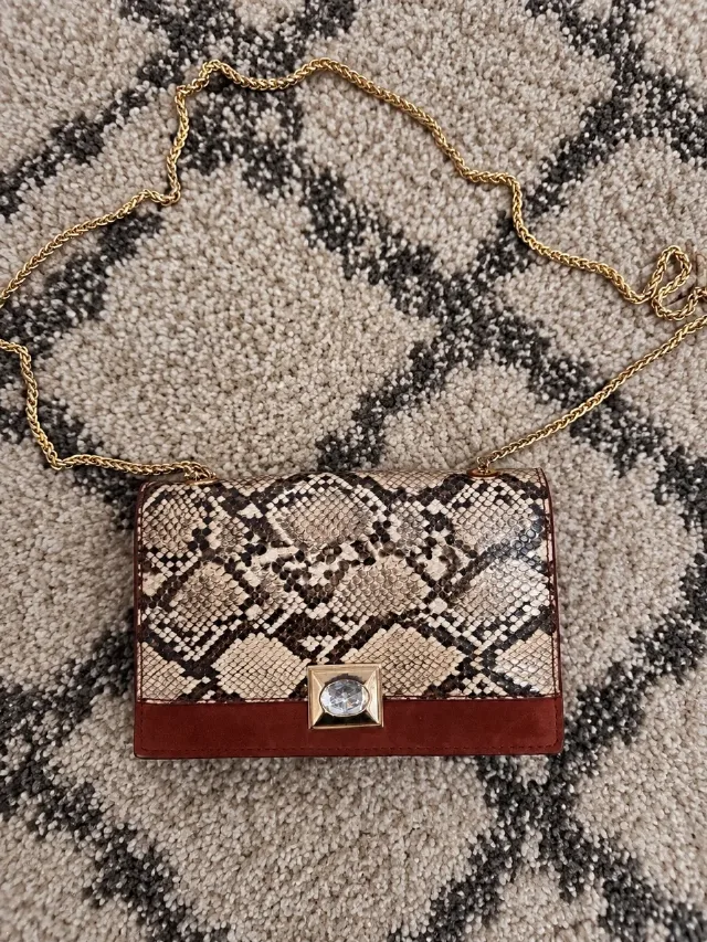 Poșetă de umăr Zara cu imprimeu snake – bordo/maro – fotografia 2 din 8
