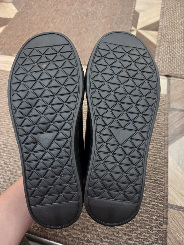 Adidași eleganți din piele – fotografia 3 din 3