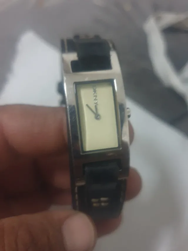 lot ceasuri pe baterii 21 de buc la 10 lei bucata – fotografia 5 din 8