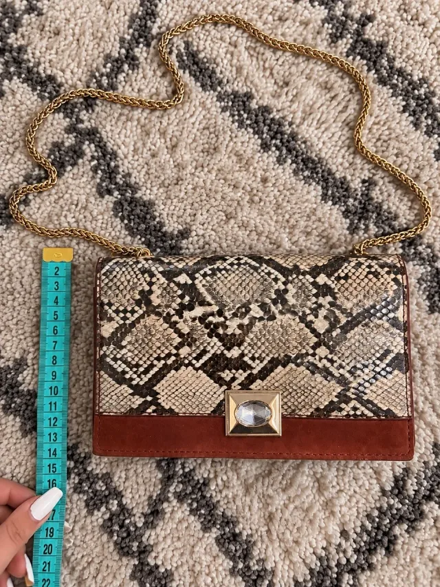 Poșetă de umăr Zara cu imprimeu snake – bordo/maro – fotografia 1 din 8