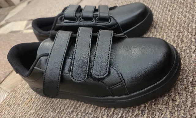 Adidași eleganți din piele – fotografia 2 din 3