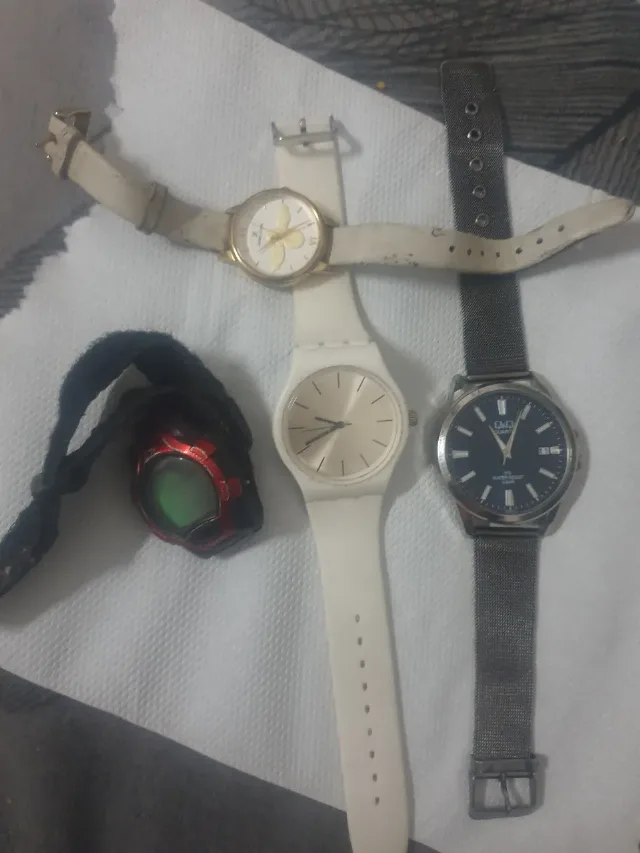 lot ceasuri pe baterii 21 de buc la 10 lei bucata – fotografia 4 din 8