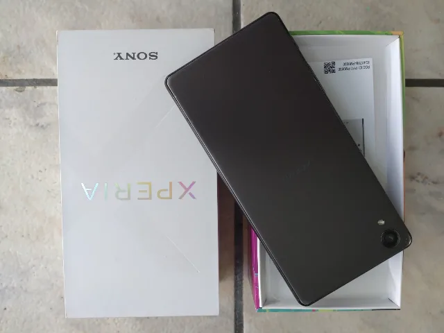 SONY XPERIA X model F5121 – fotografia 2 din 8