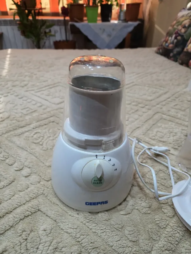 Blender Geepas 300w. – fotografia 3 din 5