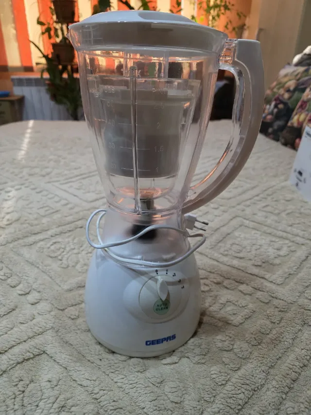 Blender Geepas 300w. – fotografia 1 din 5