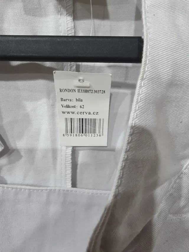 Costum bucatar nou din 2 piese. – fotografia 3 din 8