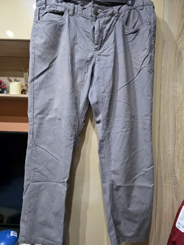 Pantaloni barbati – fotografia 1 din 3