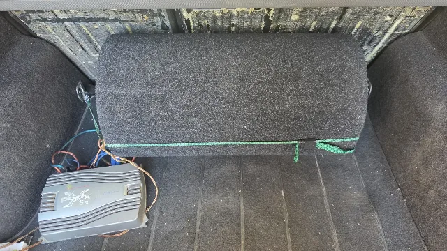 Subwoofer tub Boss Audio 700W + Amplificator Sony Xplod – Stare perfectă de funcționare / Probă pe loc – fotografia 1 din 4
